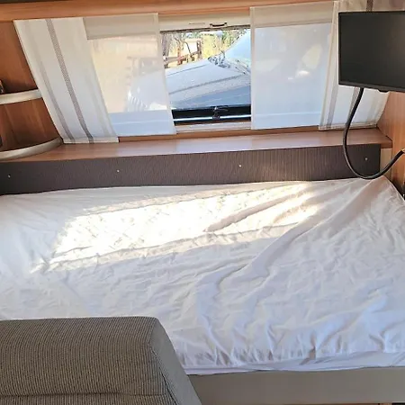 Peter's Wohnwagen Mit Festen Standort * Nea Roda